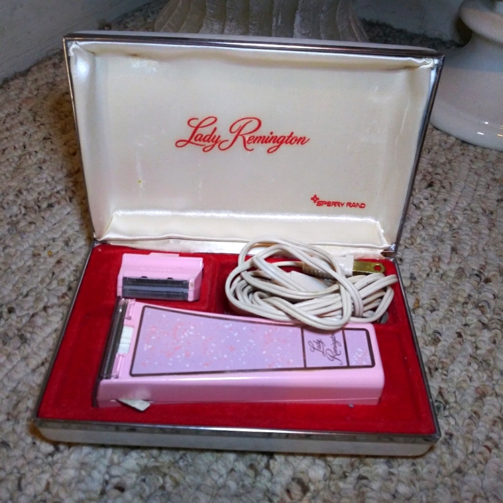 Vintage Lady Remington (Working) Pink Electric Razor In Original Case